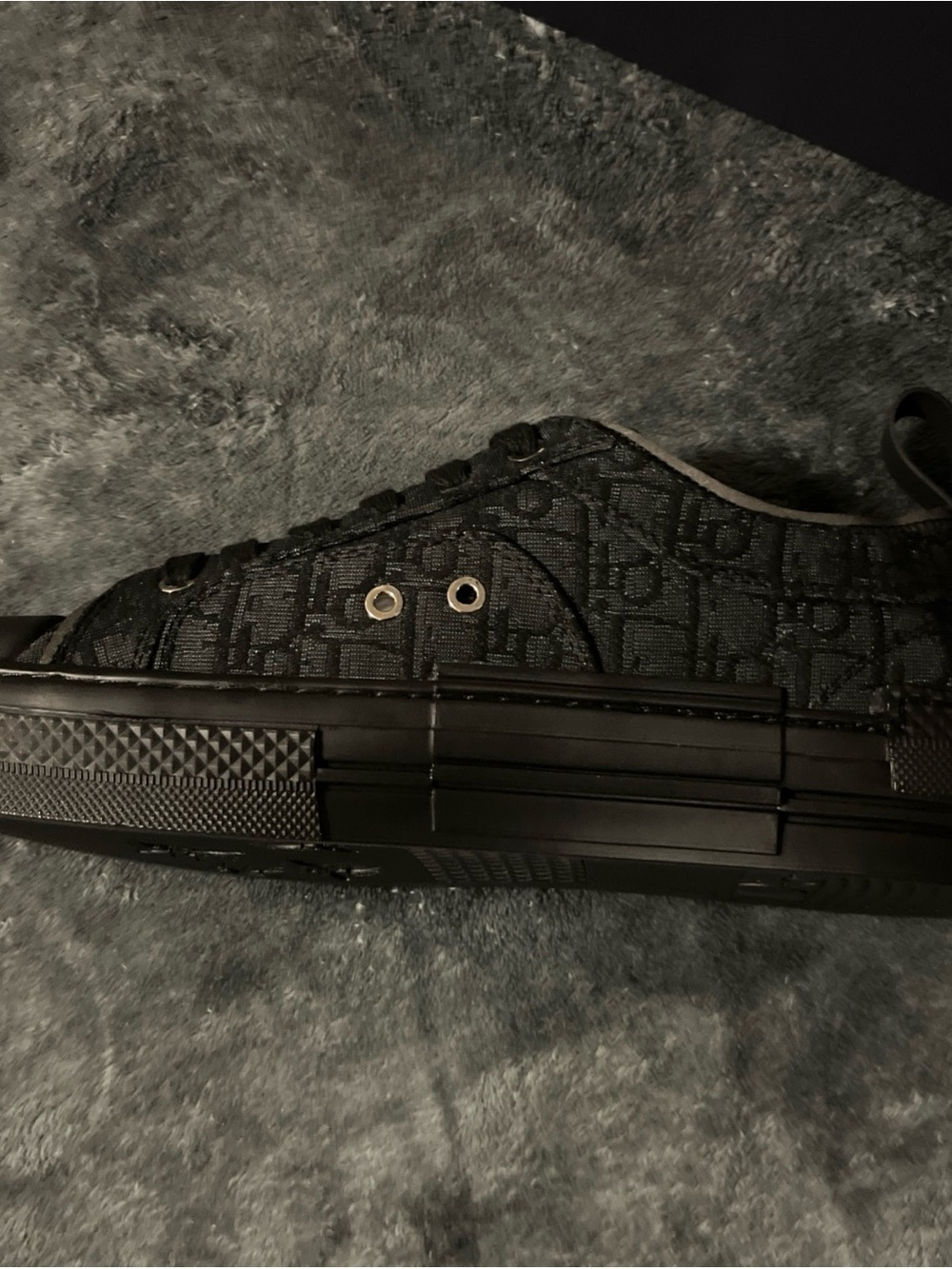 Dior Men’s Black and Charcoal Low-Top Dior Oblique Sneakers - Picture 5 of 6
